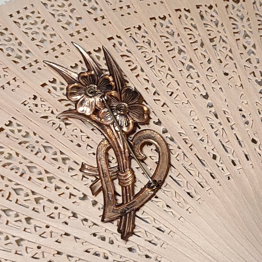 Unique Pin Brooch - Picture 3 of 16